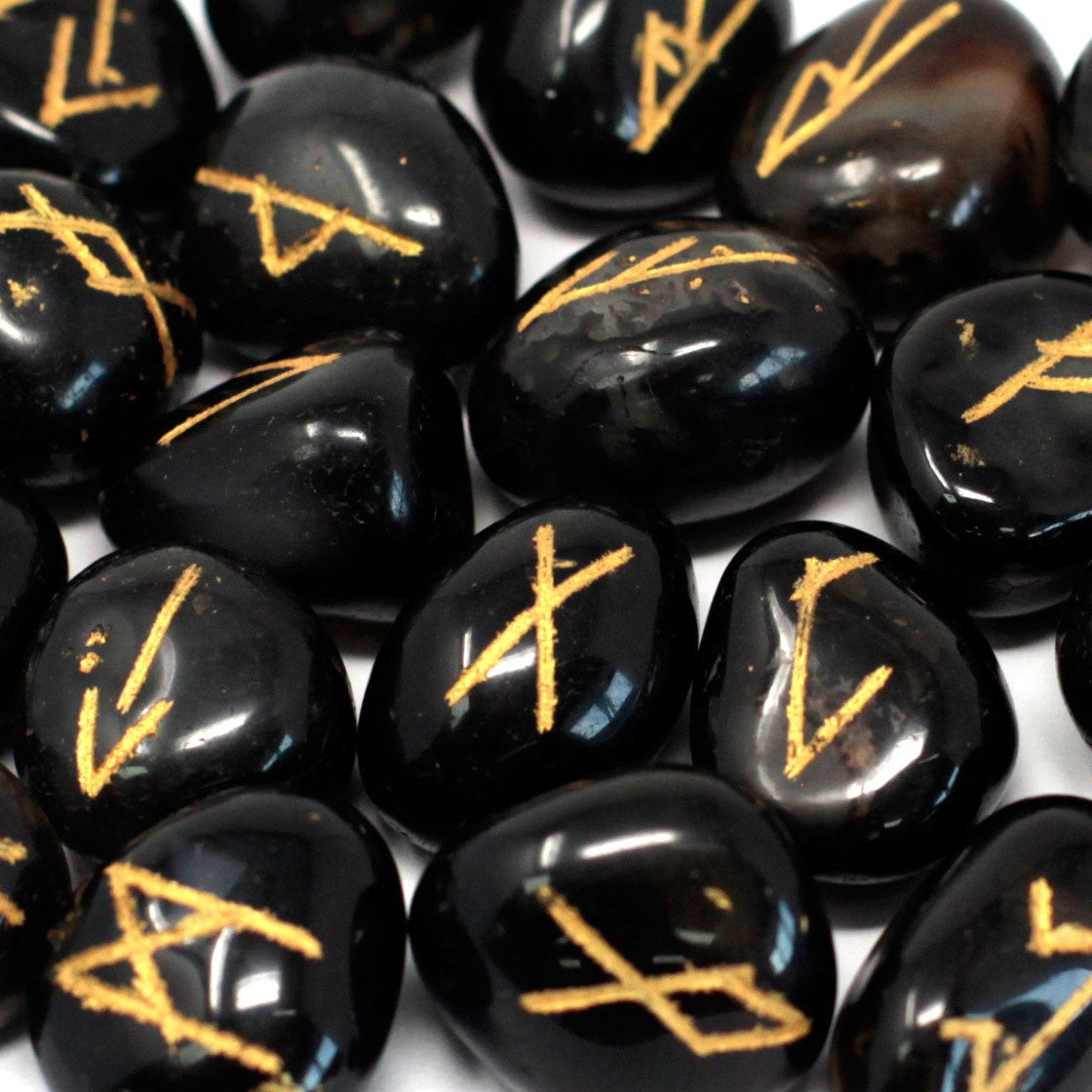 RUNES STONE SET IN POUCH - BLACK ONYX